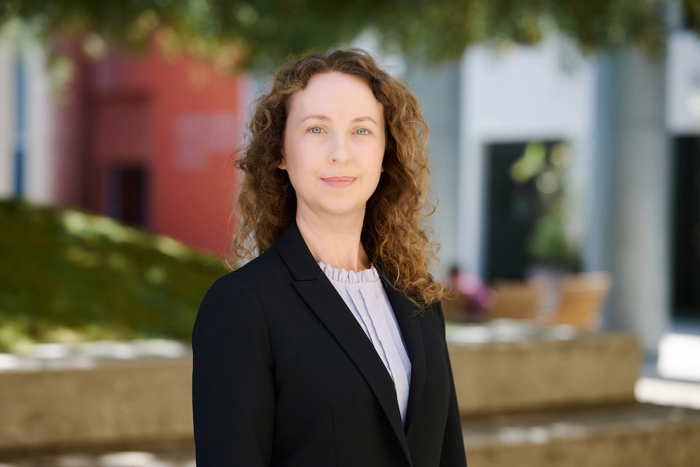 Rebecca Ruschell Headshot